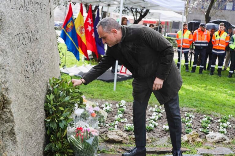 El-Ayuntamiento-de-Mostoles-llevo-a-cabo-un-emotivo-homenaje.jpeg