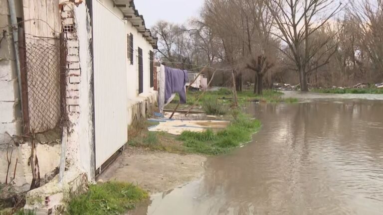 Poblado-de-Las-Sabinas-en-Mostoles-desalojado-por-inundaciones.jpg