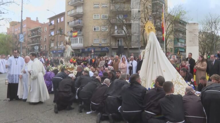 Mostoles-celebra-con-fervor-la-Procesion-del-Encuentro.jpg