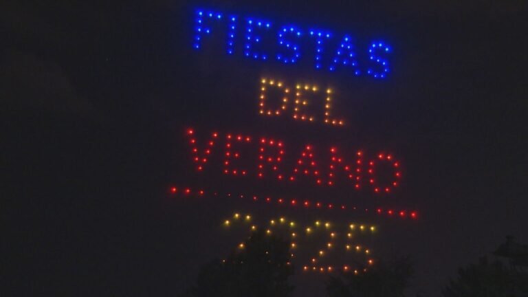 200-drones-iluminan-el-cielo-de-Mostoles-en-su-festival.jpg