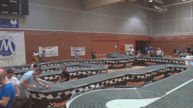 Evento-de-coches-teledirigidos-Las-24-Horas-de-Mostoles-en.jpg