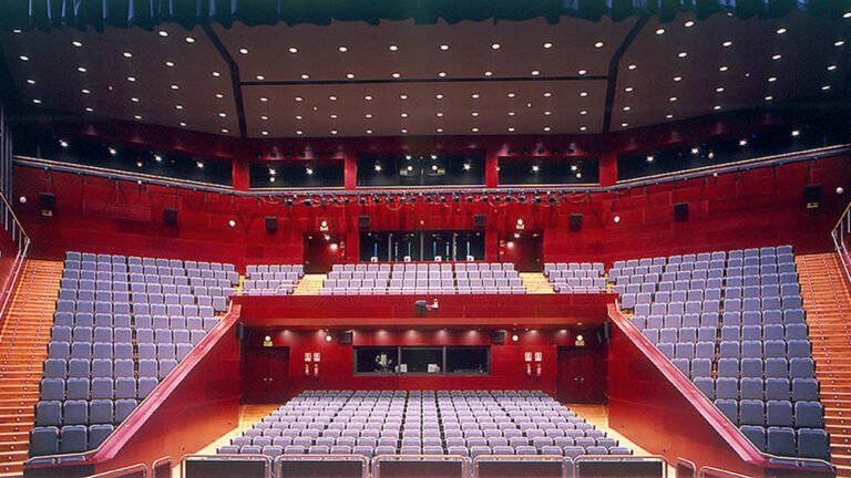 Butacas del Teatro del Bosque, de Móstoles, esperando a los nuevos espectadores