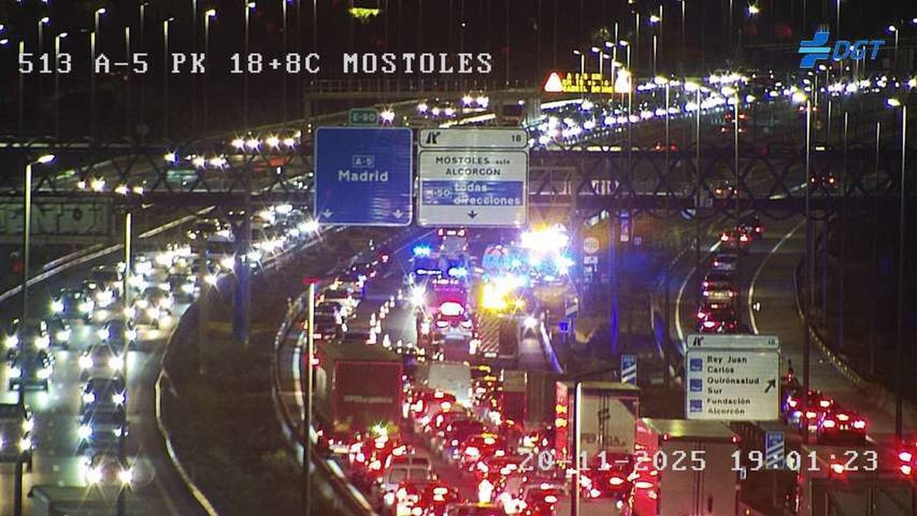 Estado del tráfico en la A-5 de entrada a Madrid, a la altura de Móstoles, la tarde de este jueves