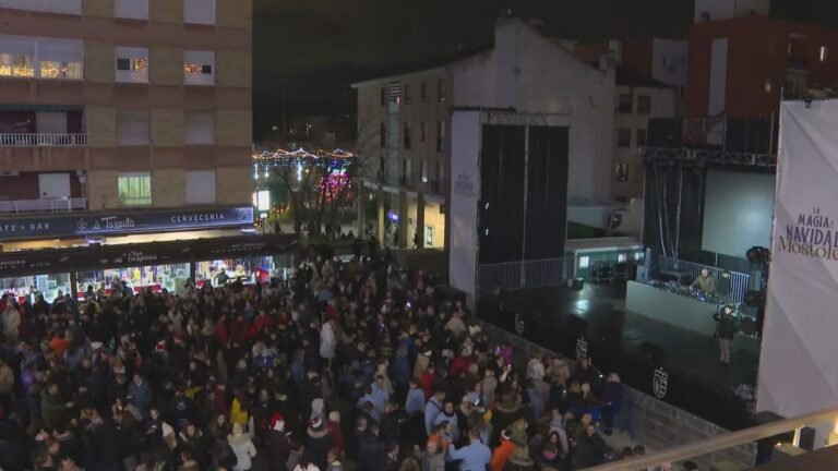Una-gran-fiesta-ochentera-para-celebrar-las-preuvas-en-Mostoles.jpg