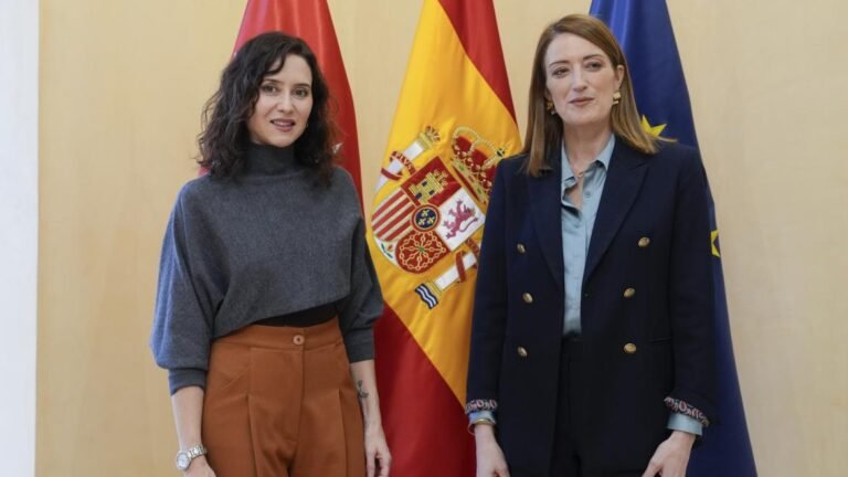 La presidenta Isabel Díaz Ayuso durante el encuentro