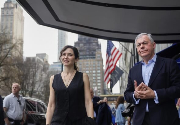 La presidenta Isabel Díaz Ayuso durante el espectáculo