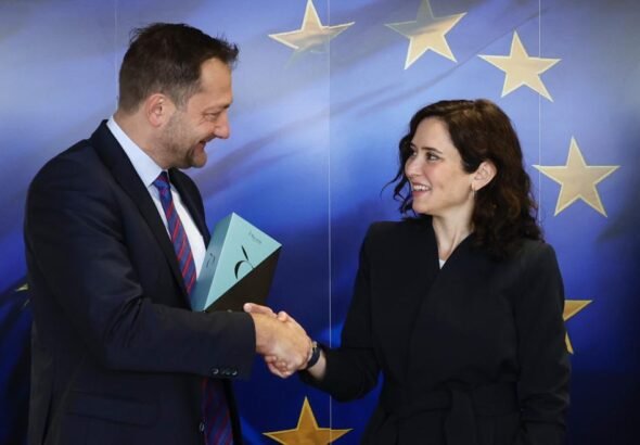 La presidenta Isabel Díaz Ayuso durante la reunión