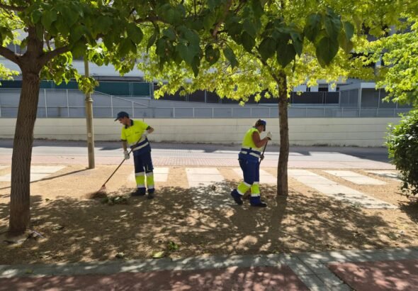 El Ayuntamiento de Móstoles intensifica la limpieza y conservación de sus parques y zonas verdes