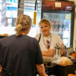 Móstoles impulsa el comercio local con la visita del alcalde a diversos establecimientos